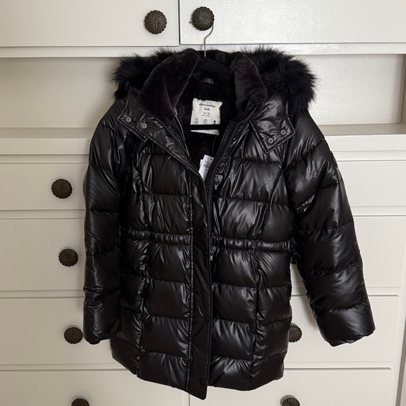 Abercrombie Kids Charcoal Puffer Jacket NWT 11/12 - Picture 1 of 4